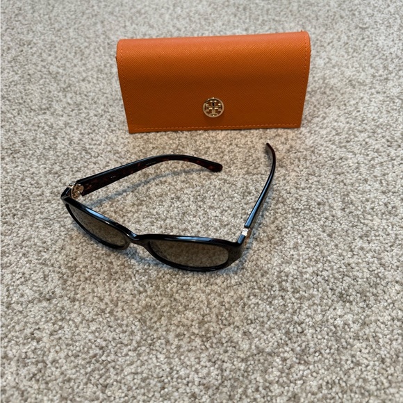 Tory Burch Sunglasses with Case - Picture 4 of 5